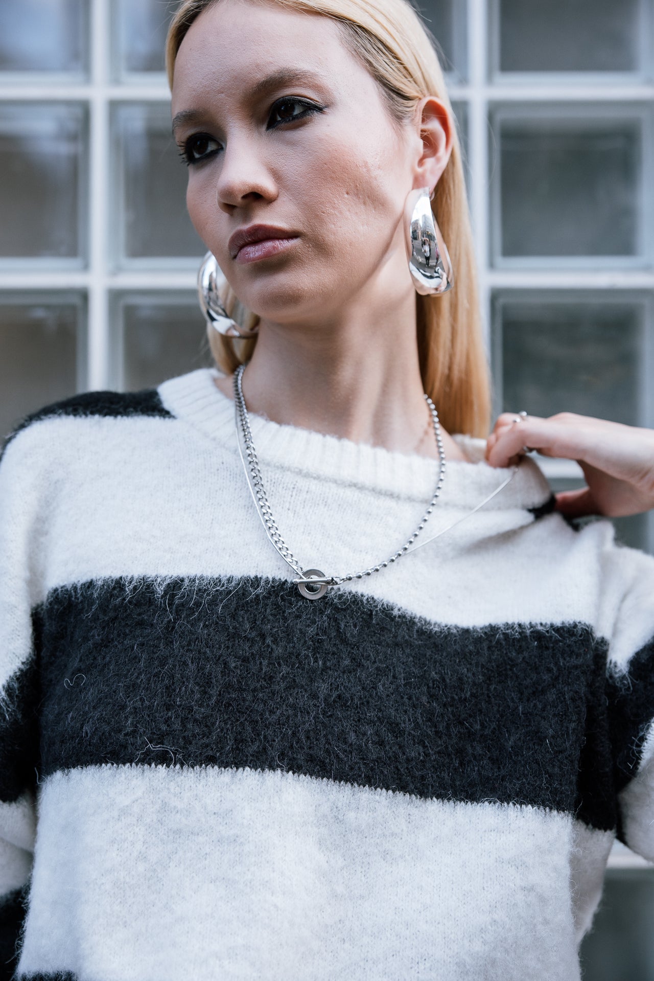 

Pull confortable fluffy Femme Phelicia Stripes white & black | Freeman T. Porter