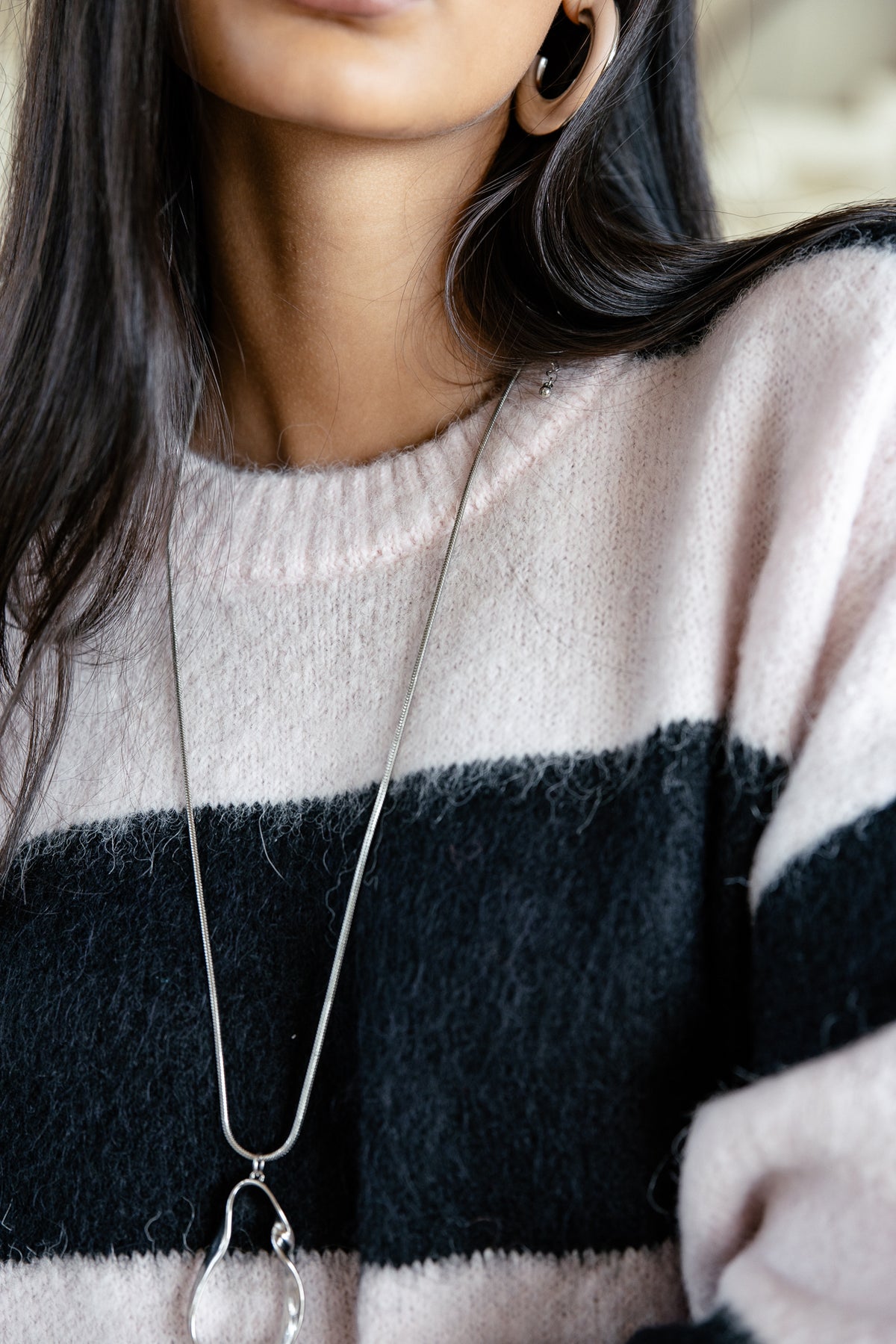 
              

Bequemer flauschiger Pullover Damen Phelicia Stripes light pink & black | Freeman T. Porter
            
