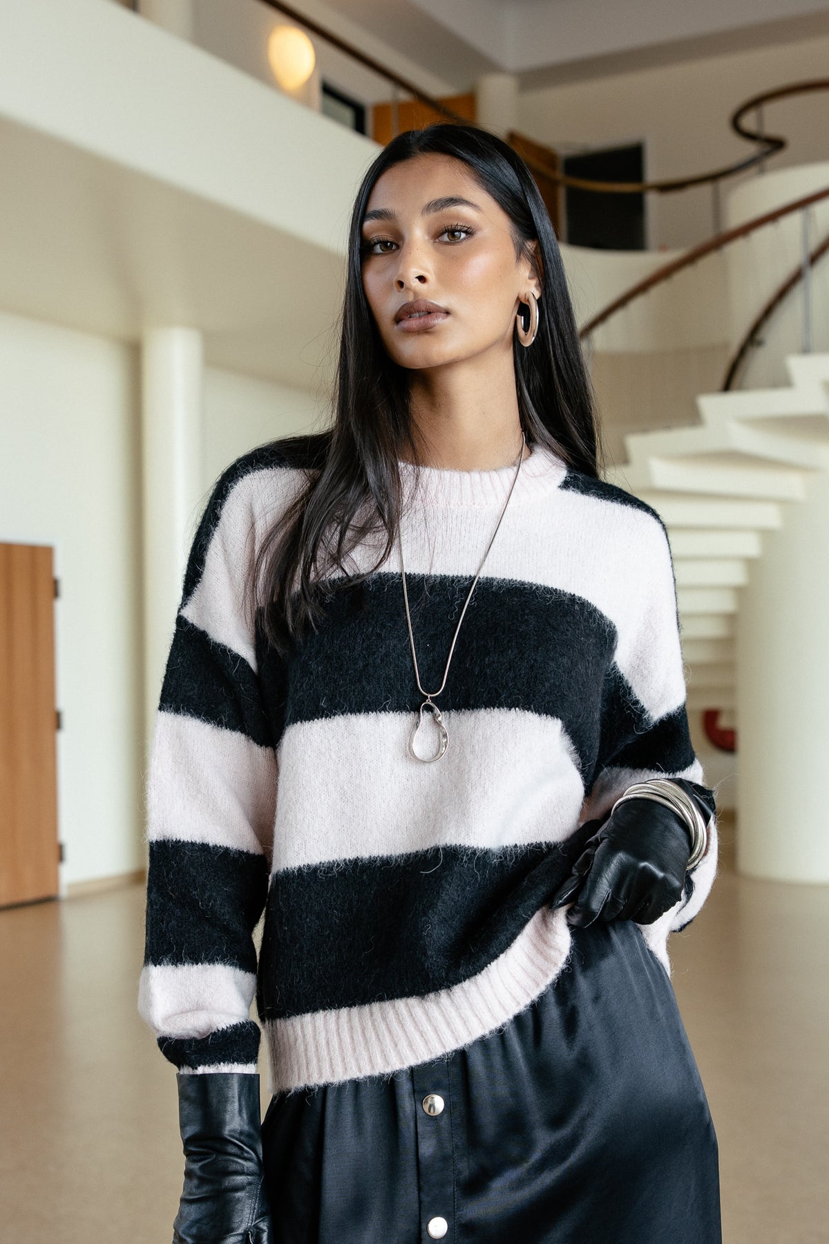 

Pull confortable fluffy Femme Phelicia Stripes light pink & black | Freeman T. Porter