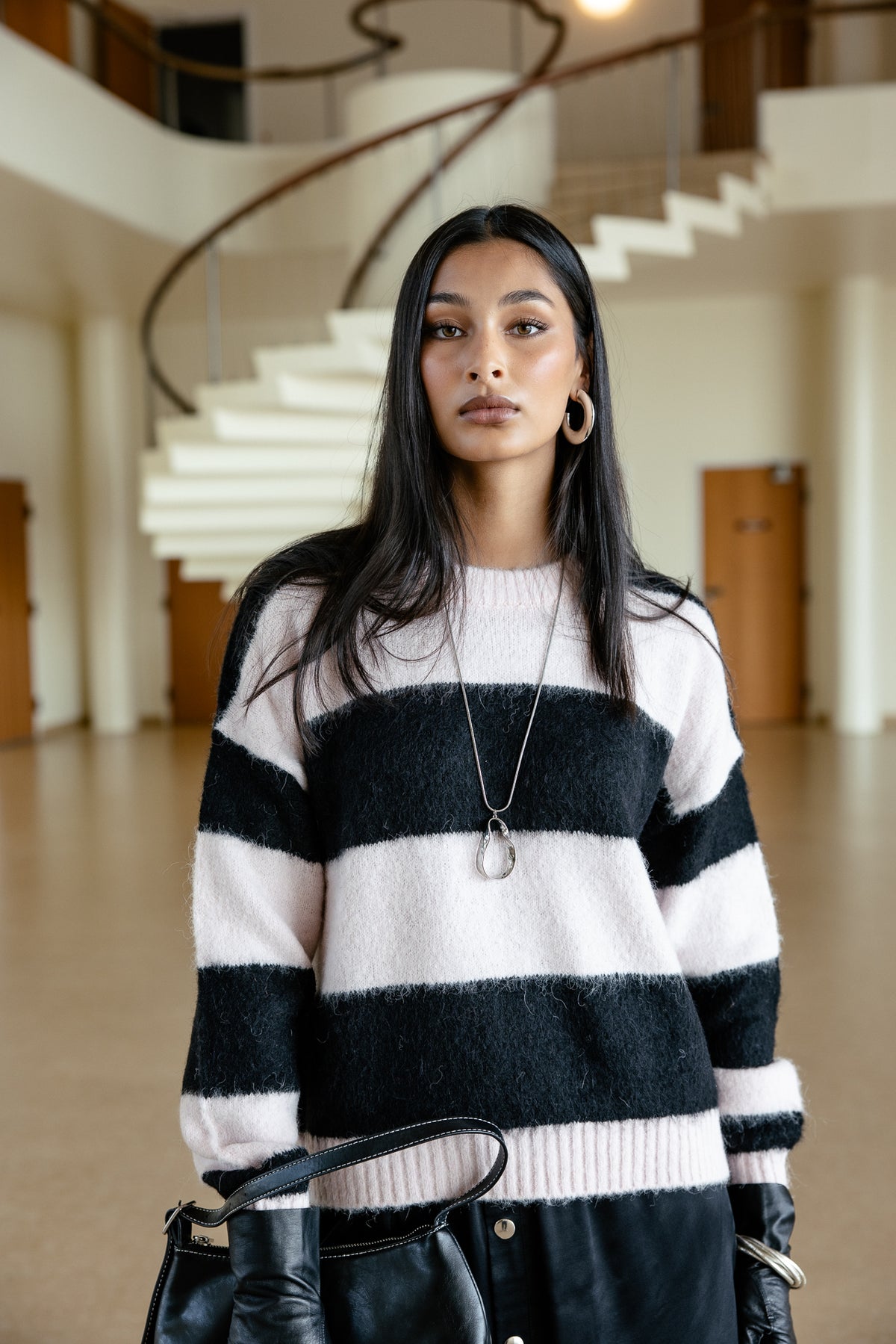 

Pull confortable fluffy Femme Phelicia Stripes light pink & black | Freeman T. Porter