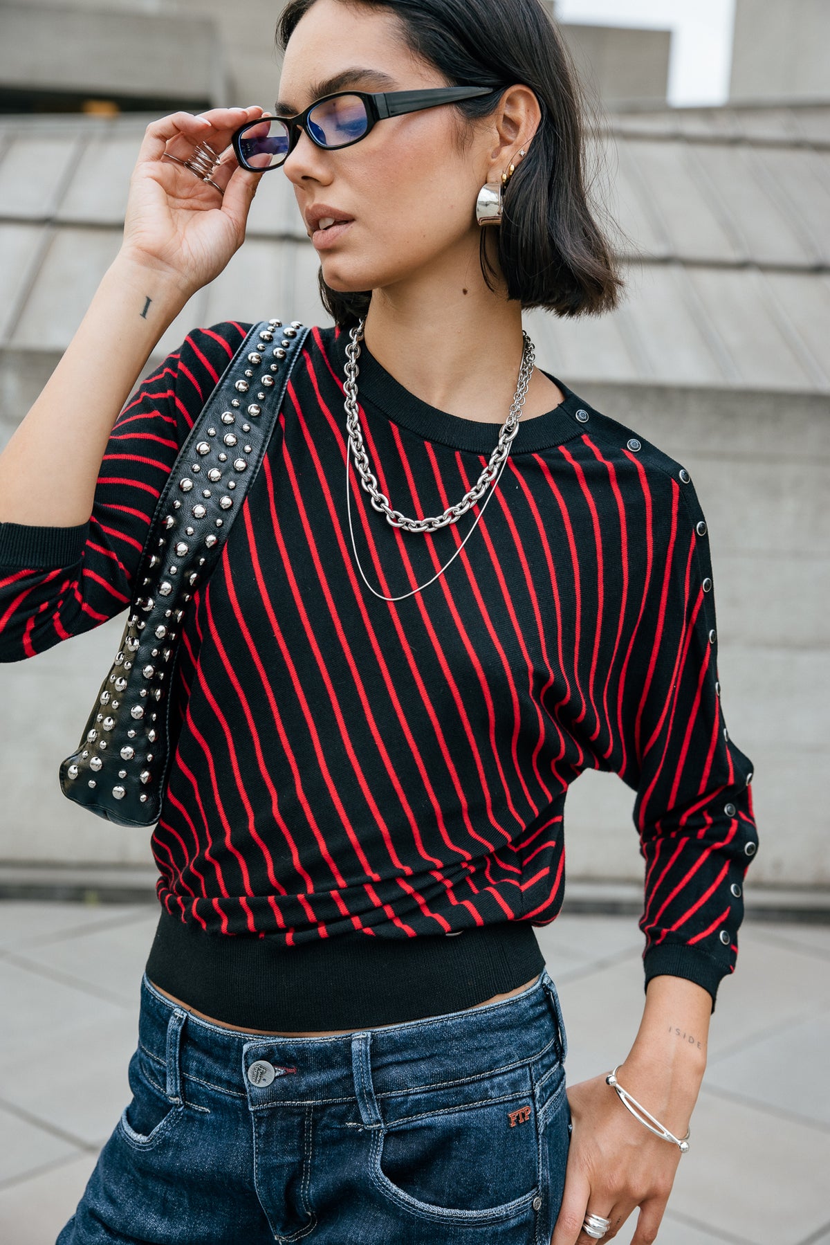   
            

Gestreifter Pullover mit elastischem Bund Damen Pao Stripes black | Freeman T. Porter
          