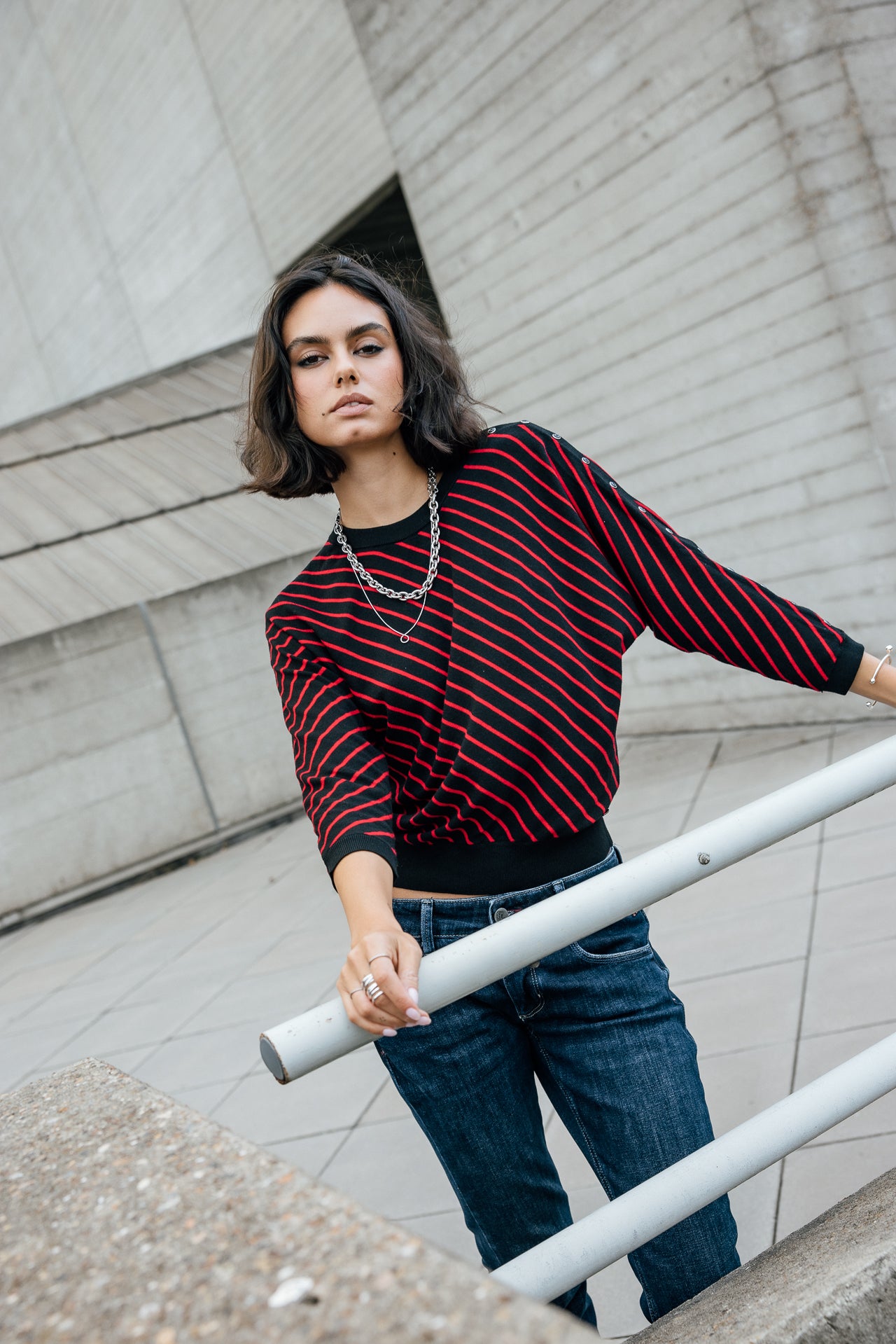

Gestreifter Pullover mit elastischem Bund Damen Pao Stripes black | Freeman T. Porter