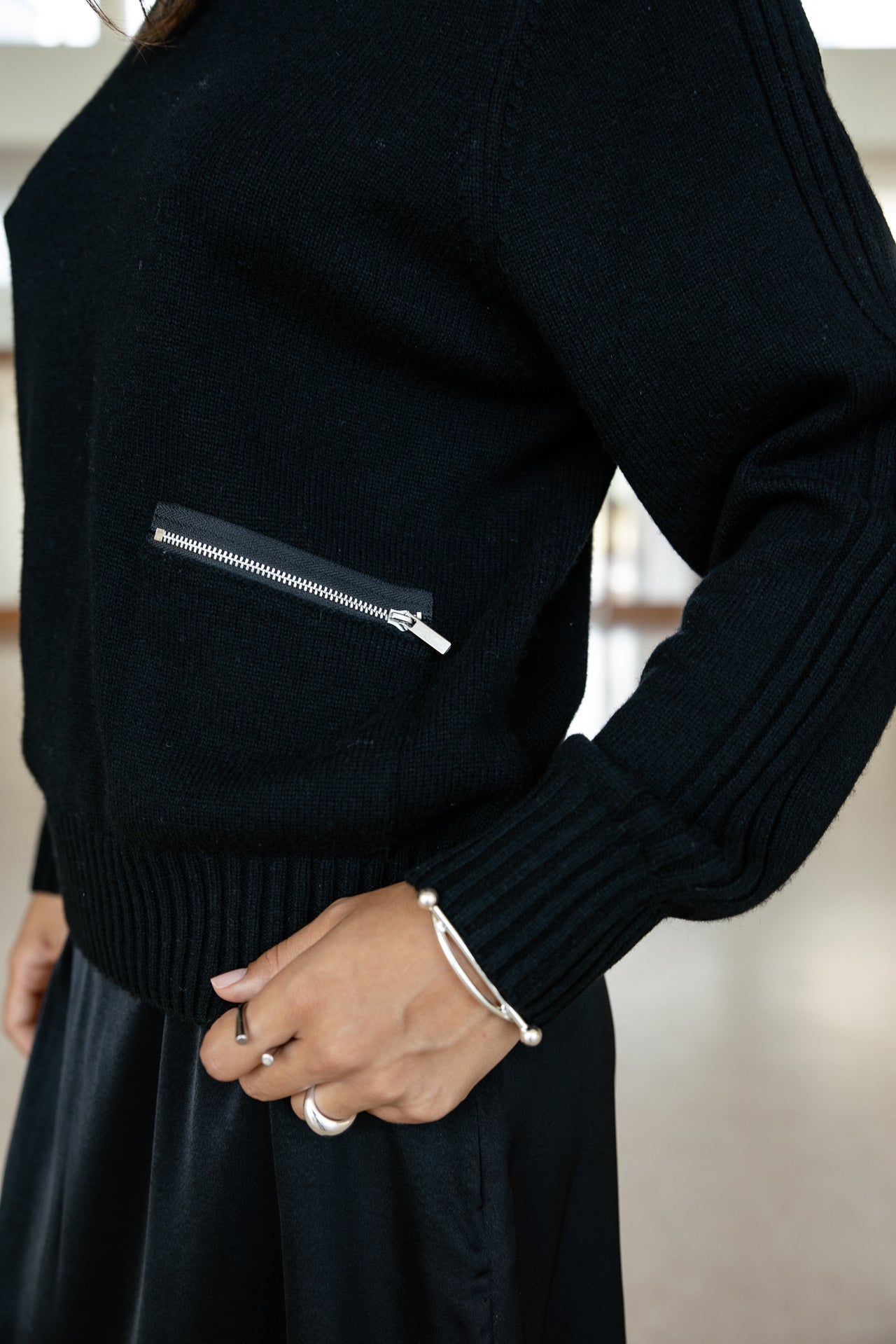 

Comfortable sweater with zip pockets Women Pelson black | Freeman T. Porter