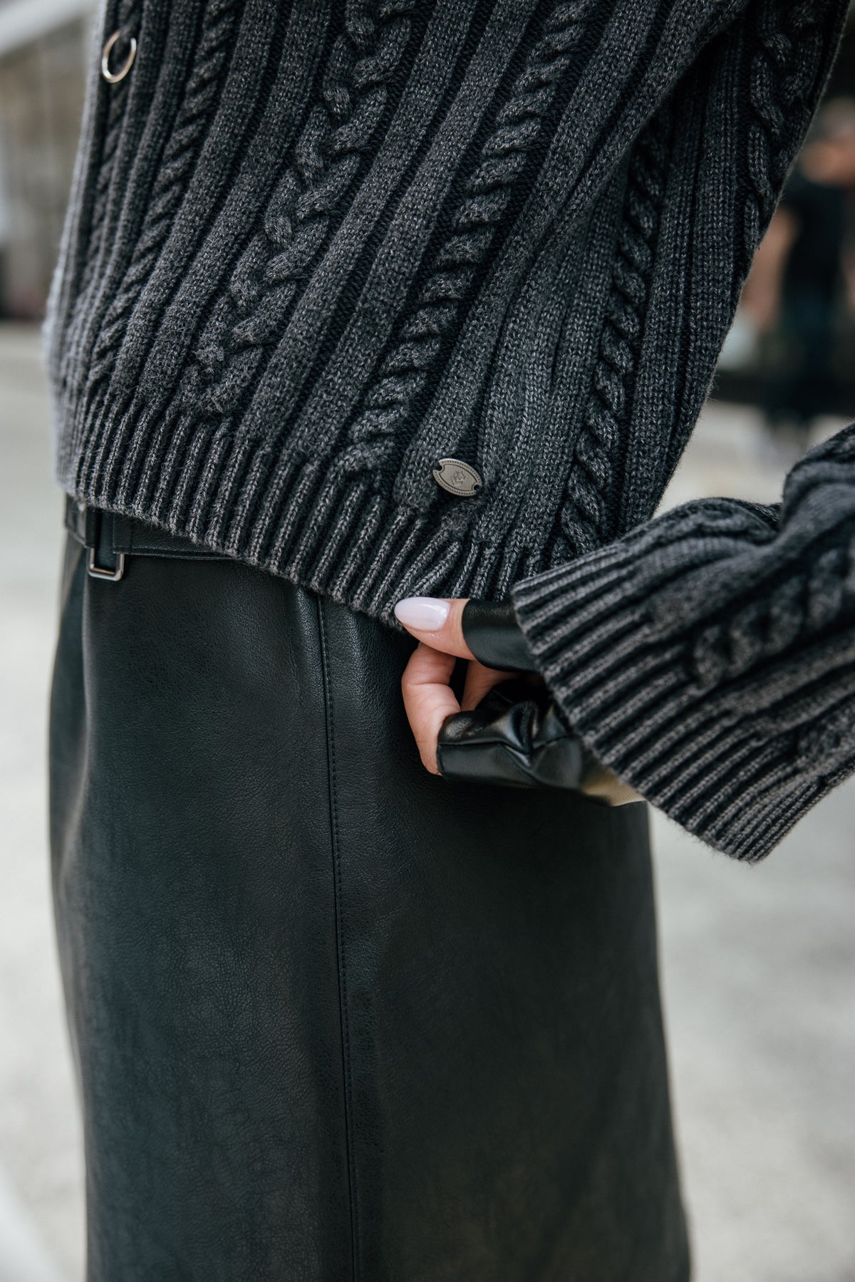 

Zopfstrickpullover mit Piercing Damen Pensee carbone | Freeman T. Porter