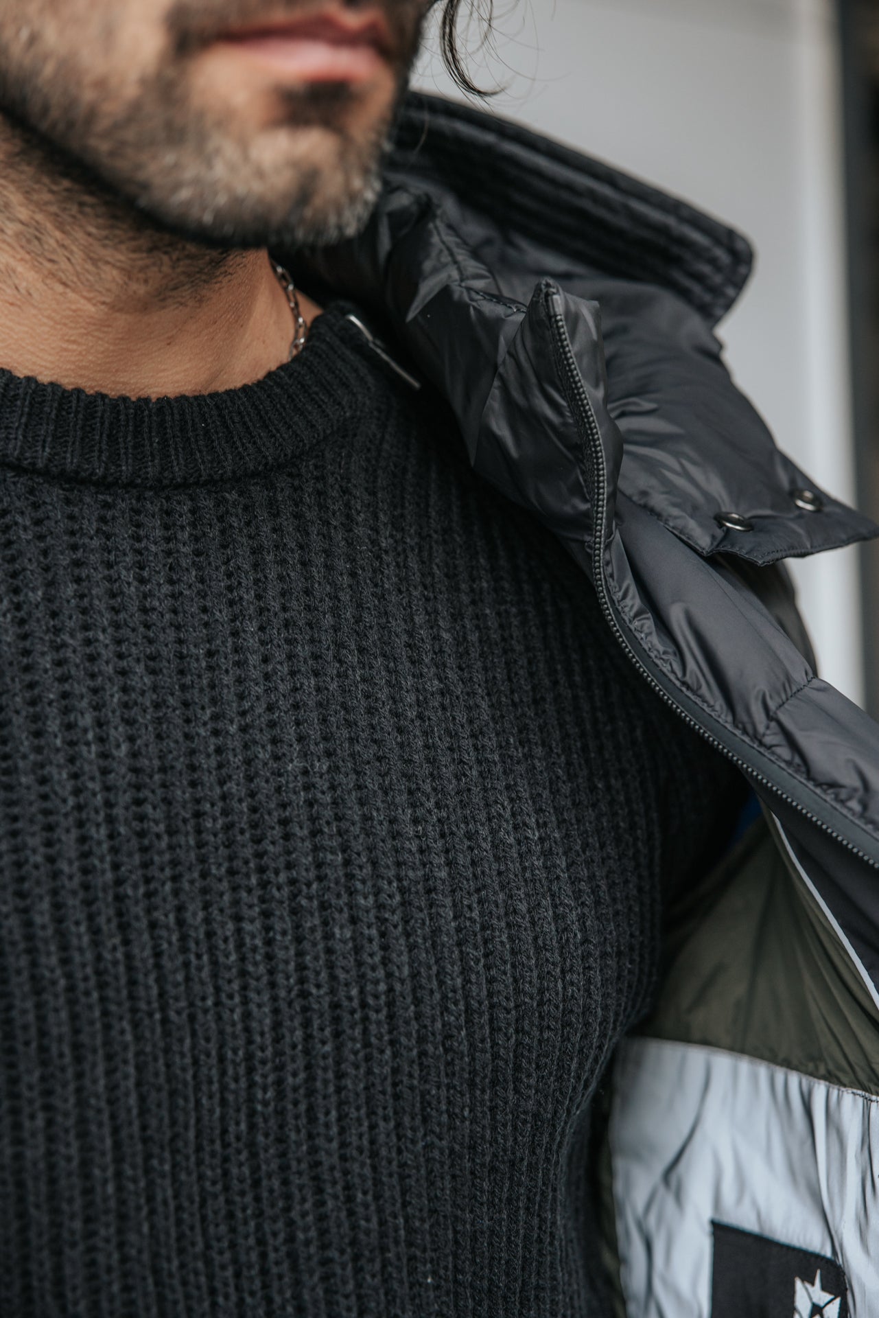 

Strickpullover mit Reißverschluss und Rundhalsausschnitt Herren Averill Maker black | Freeman T. Porter