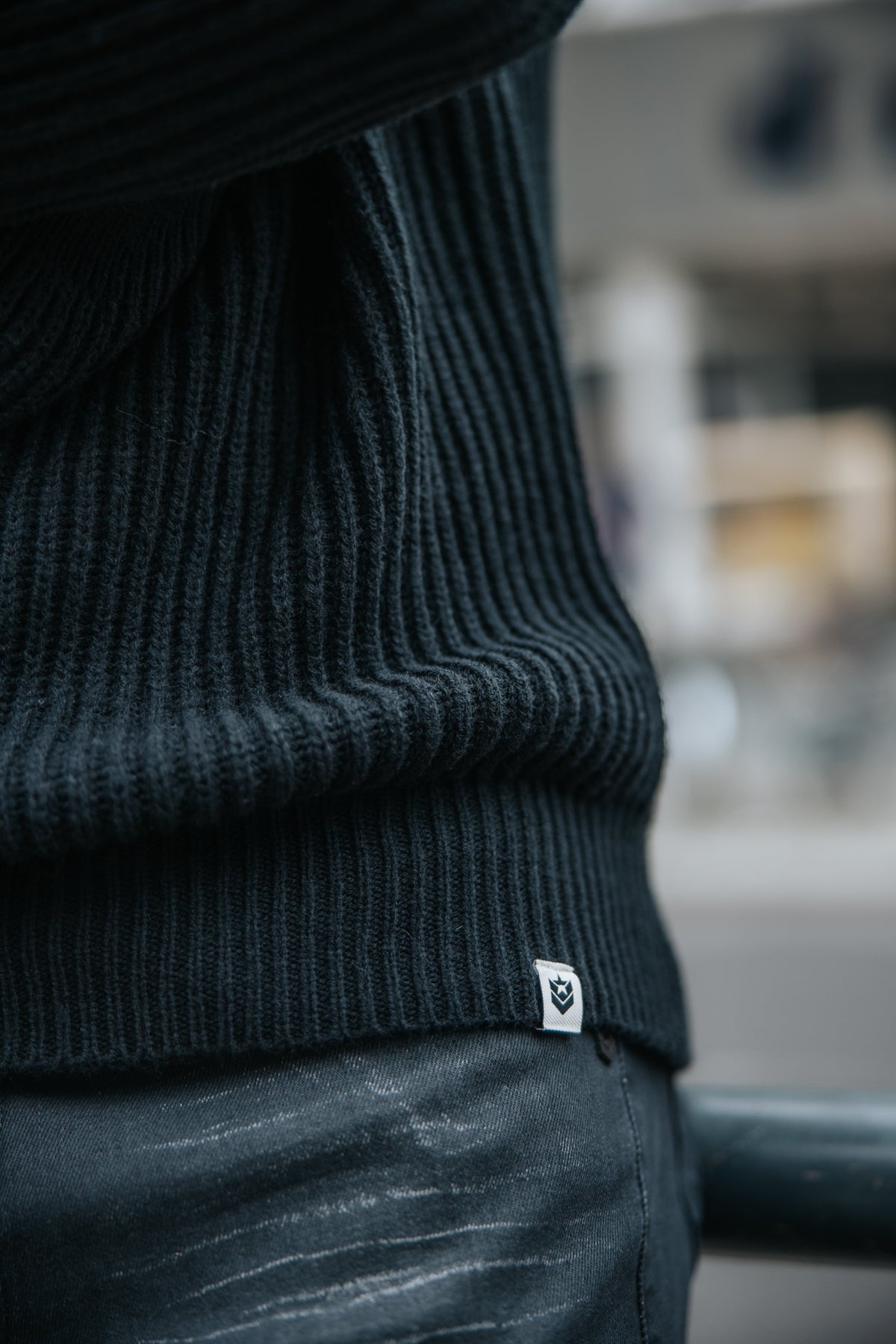 

Strickpullover mit Reißverschluss und Rundhalsausschnitt Herren Averill Maker black | Freeman T. Porter