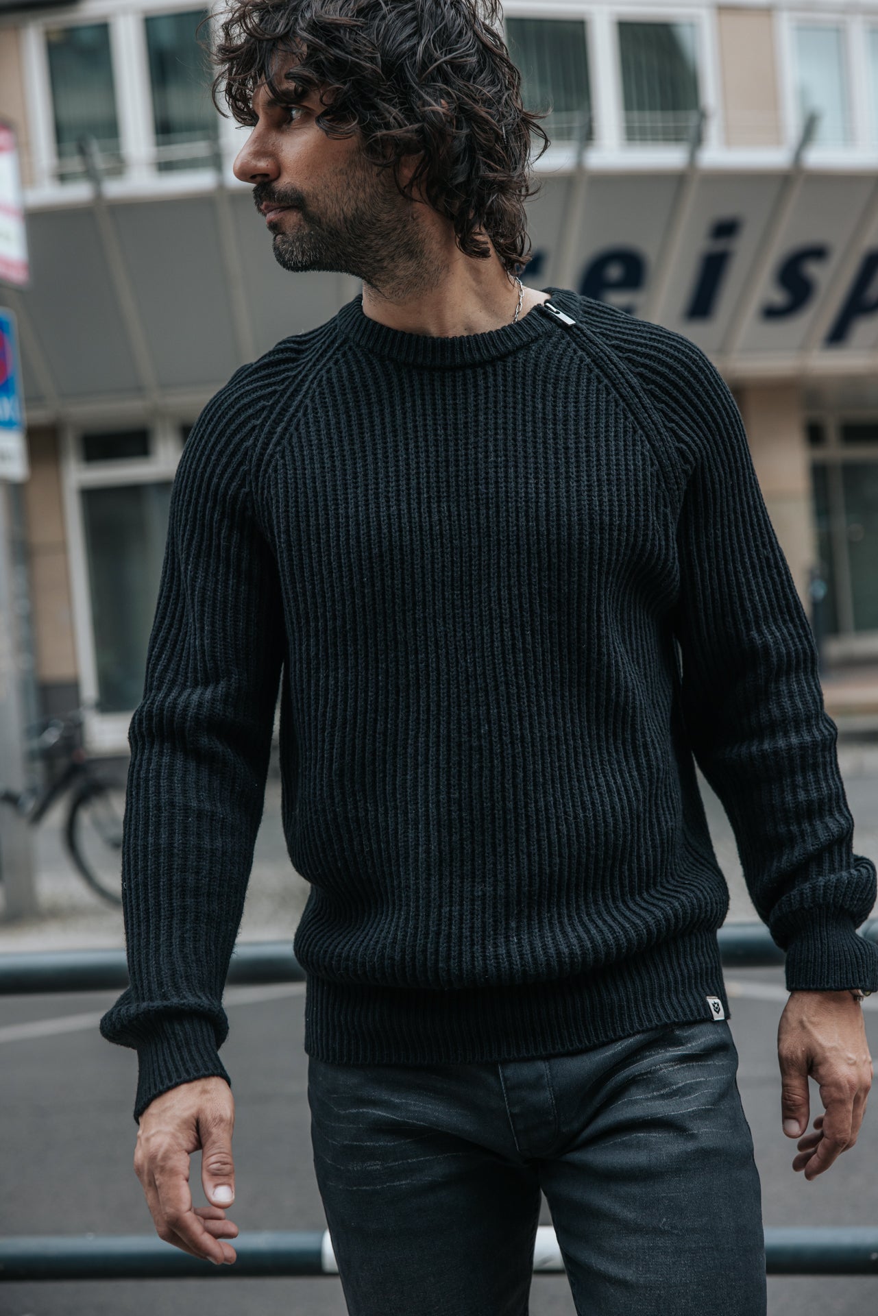 

Strickpullover mit Reißverschluss und Rundhalsausschnitt Herren Averill Maker black | Freeman T. Porter