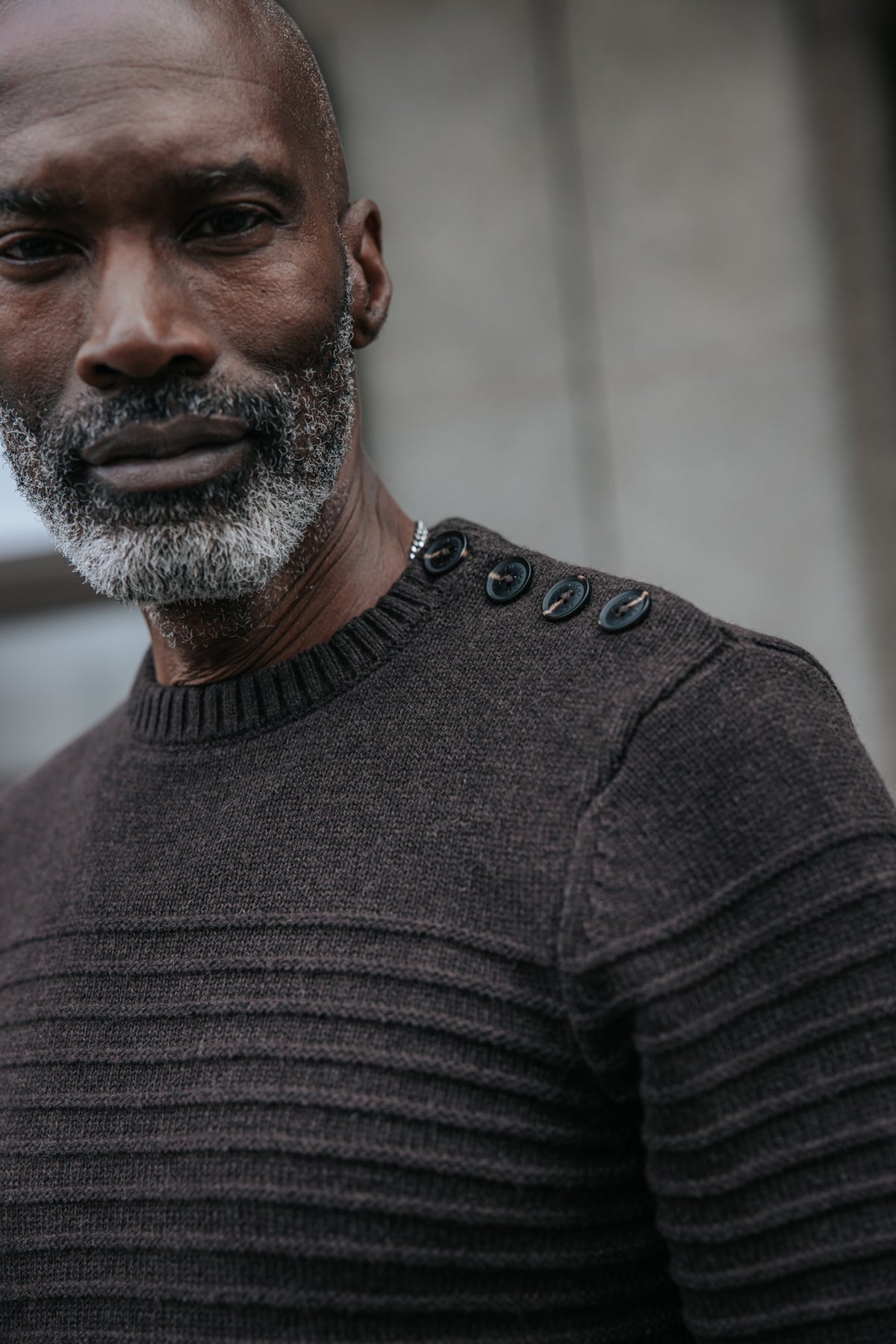 

Strukturierter Pullover mit Knopf Herren Ackley Tide brown | Freeman T. Porter