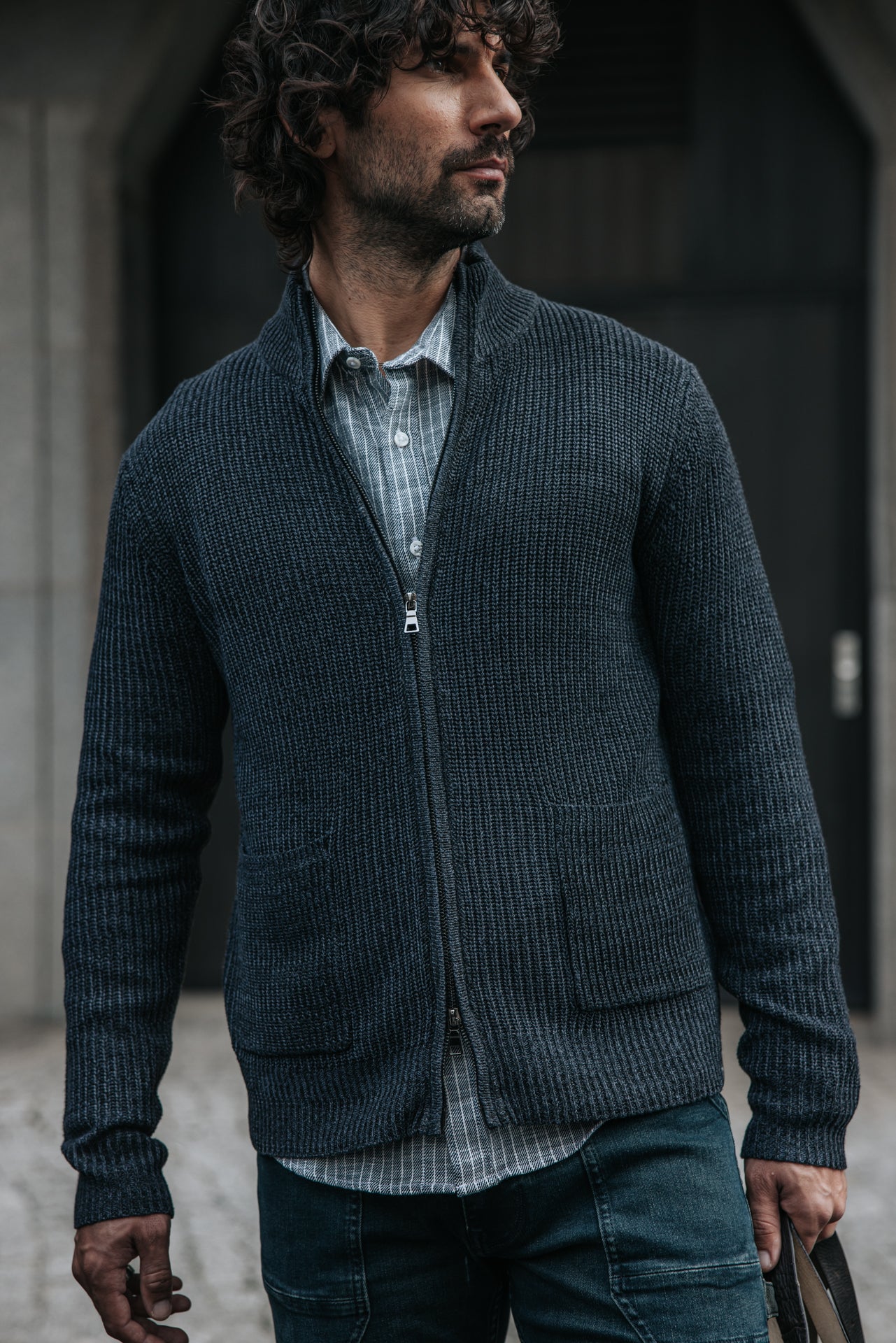 

Stehkragen-Strickjacke Herren Gil Grumpy charcoal | Freeman T. Porter