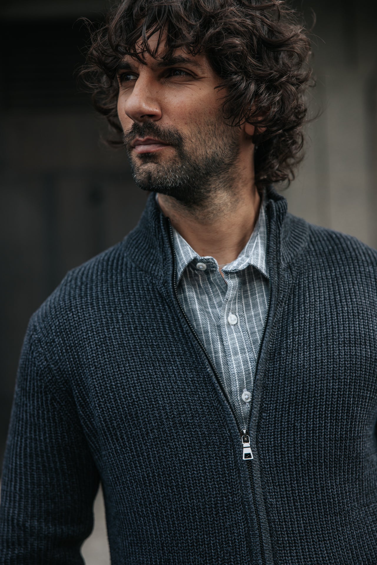 

Stehkragen-Strickjacke Herren Gil Grumpy charcoal | Freeman T. Porter