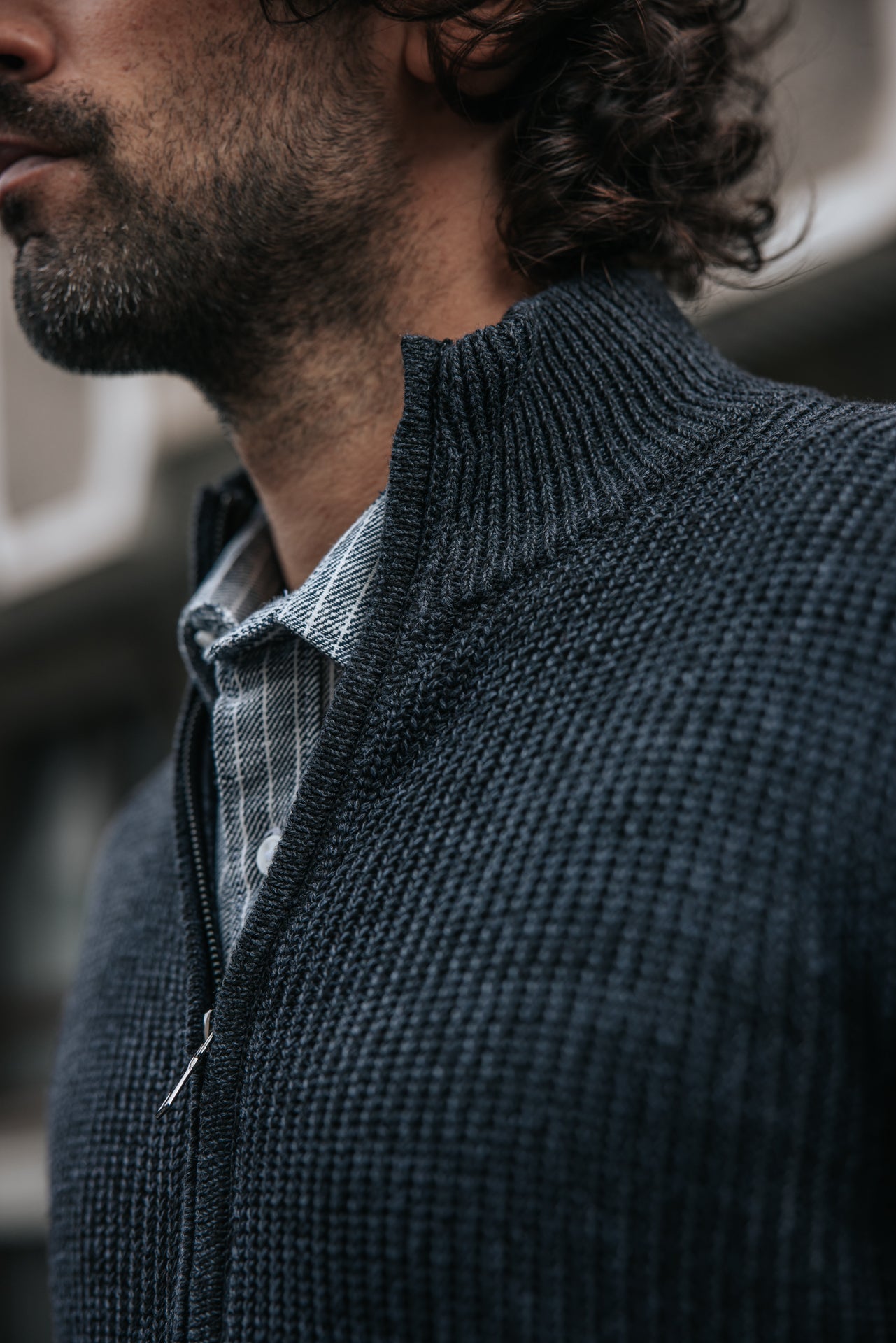 

Stehkragen-Strickjacke Herren Gil Grumpy charcoal | Freeman T. Porter