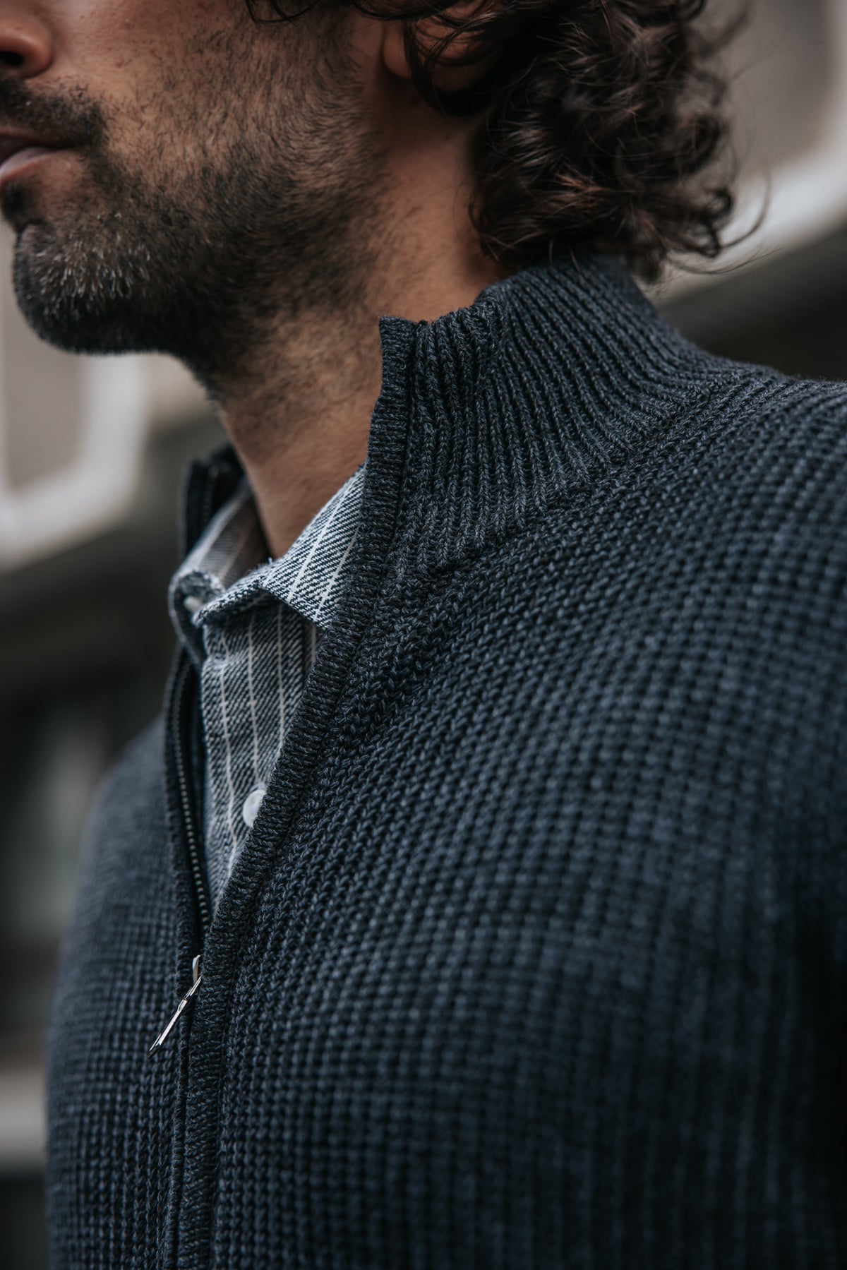 

Cardigan de gola alta Homem Gil Grumpy charcoal | Freeman T. Porter