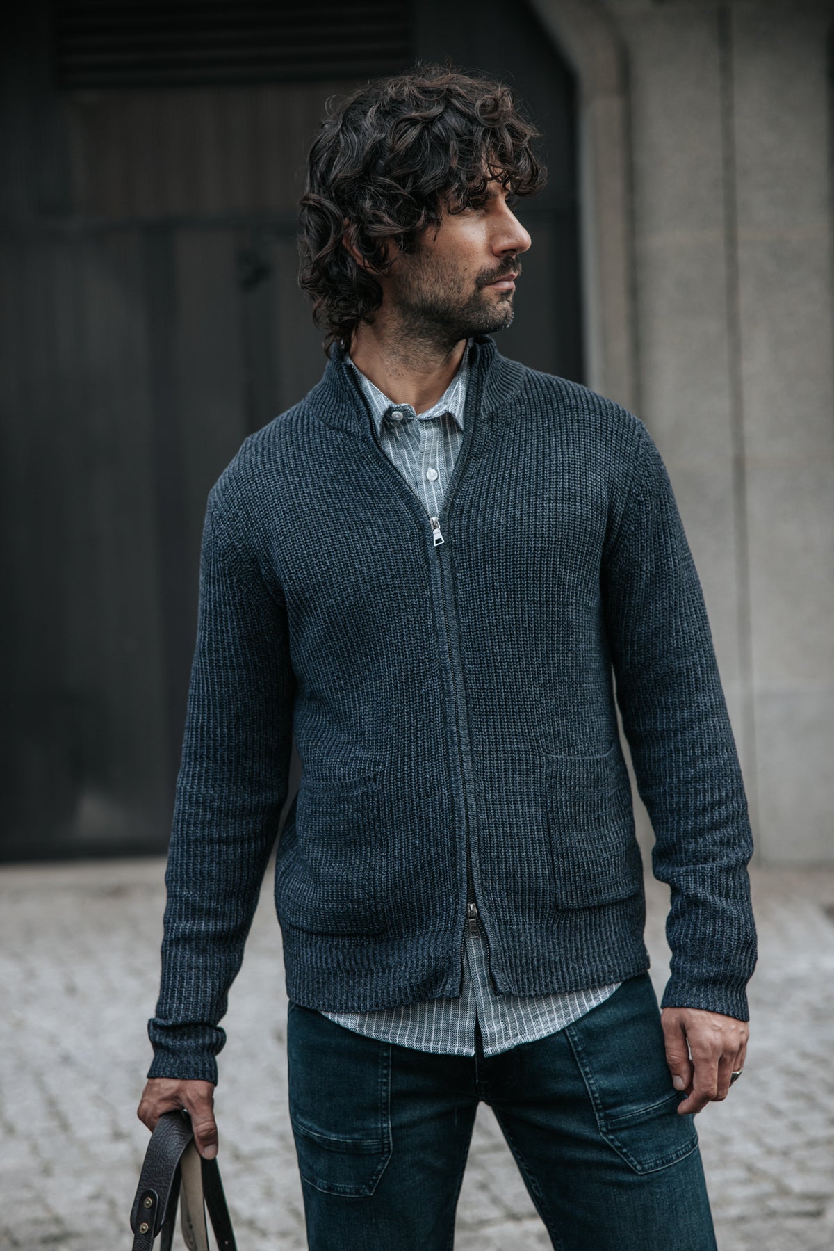 

Stehkragen-Strickjacke Herren Gil Grumpy charcoal | Freeman T. Porter