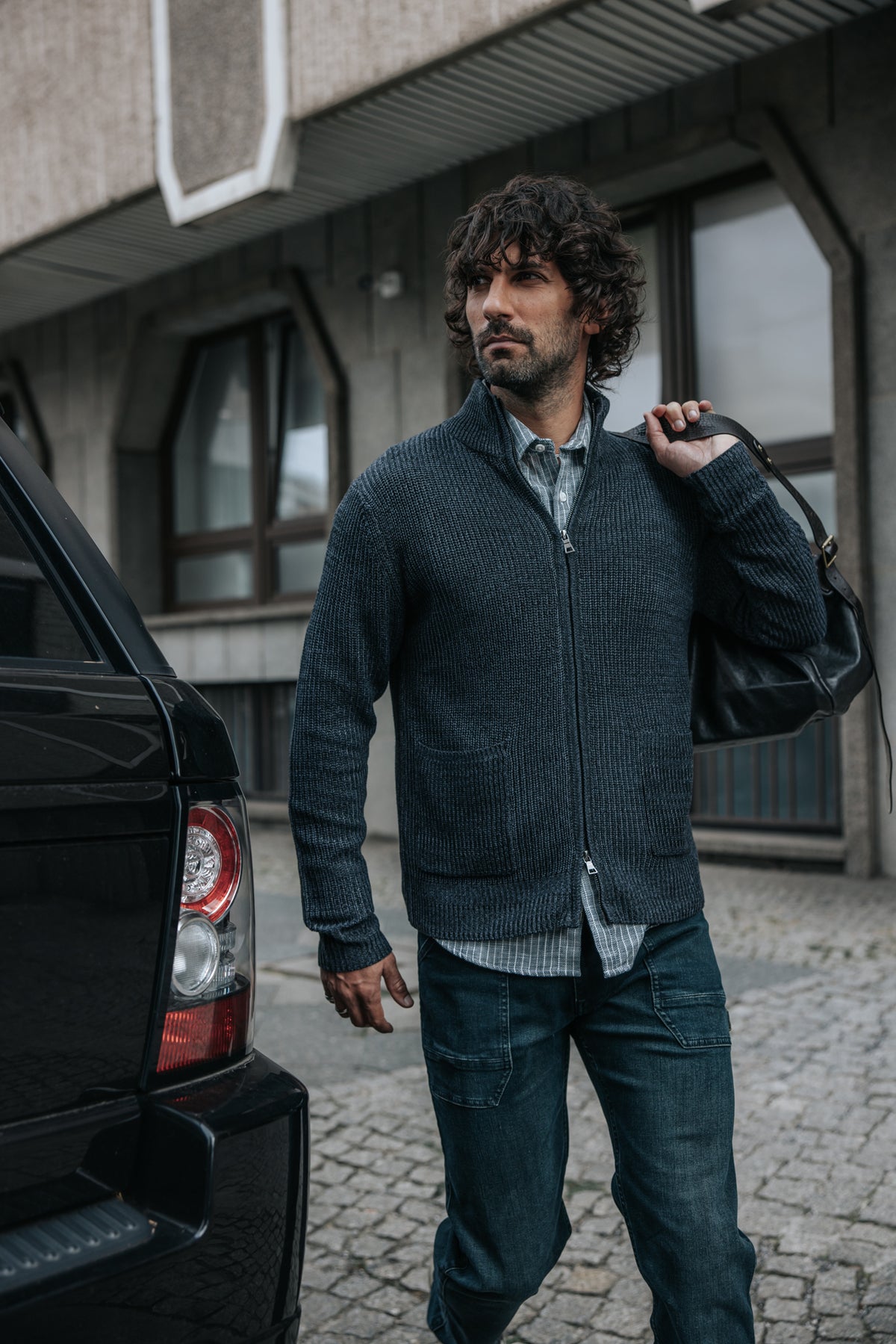 

Cardigan de gola alta Homem Gil Grumpy charcoal | Freeman T. Porter