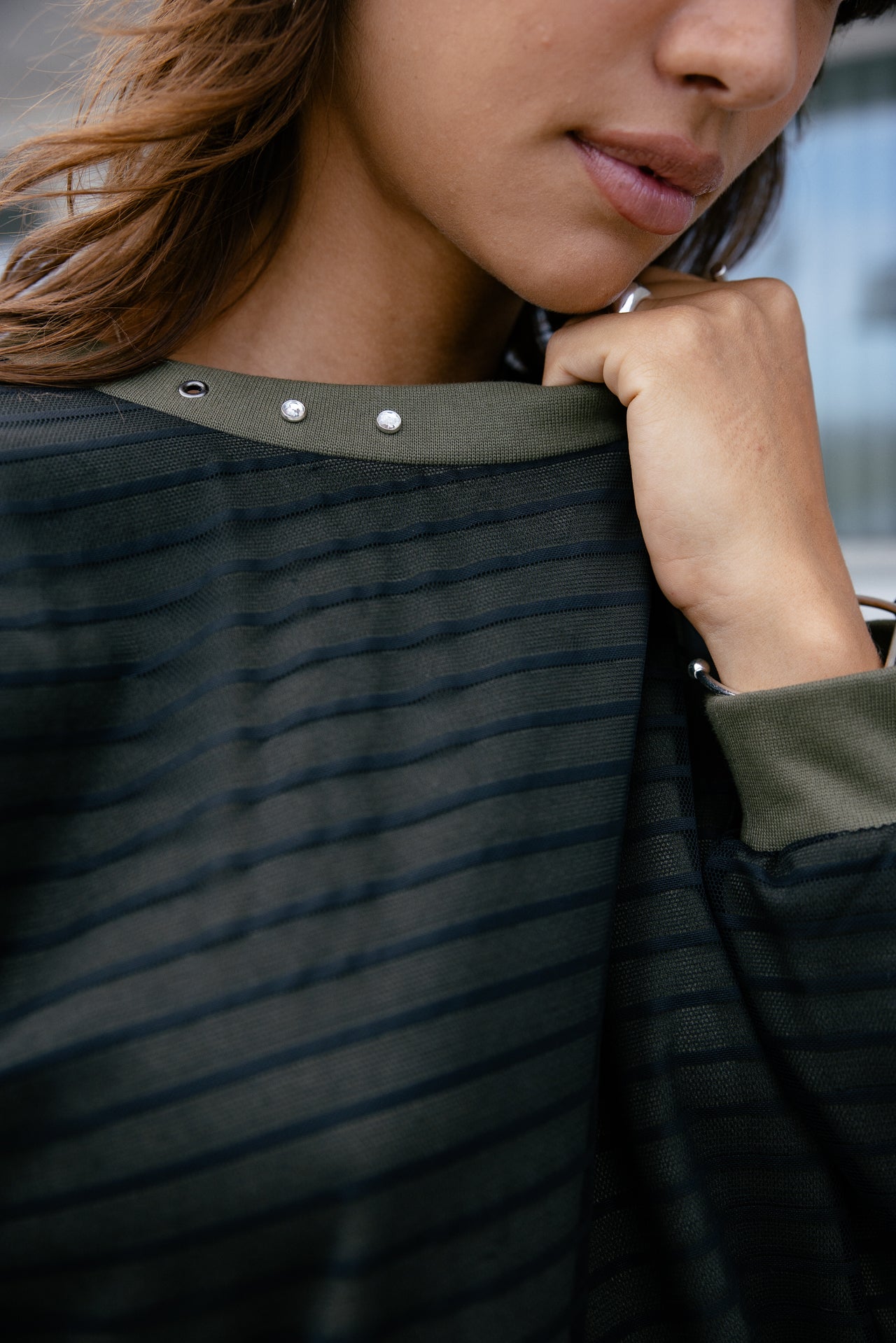 

Sweatshirt aus zwei Materialien mit Schleier Damen Shay Sailor dark olive | Freeman T. Porter