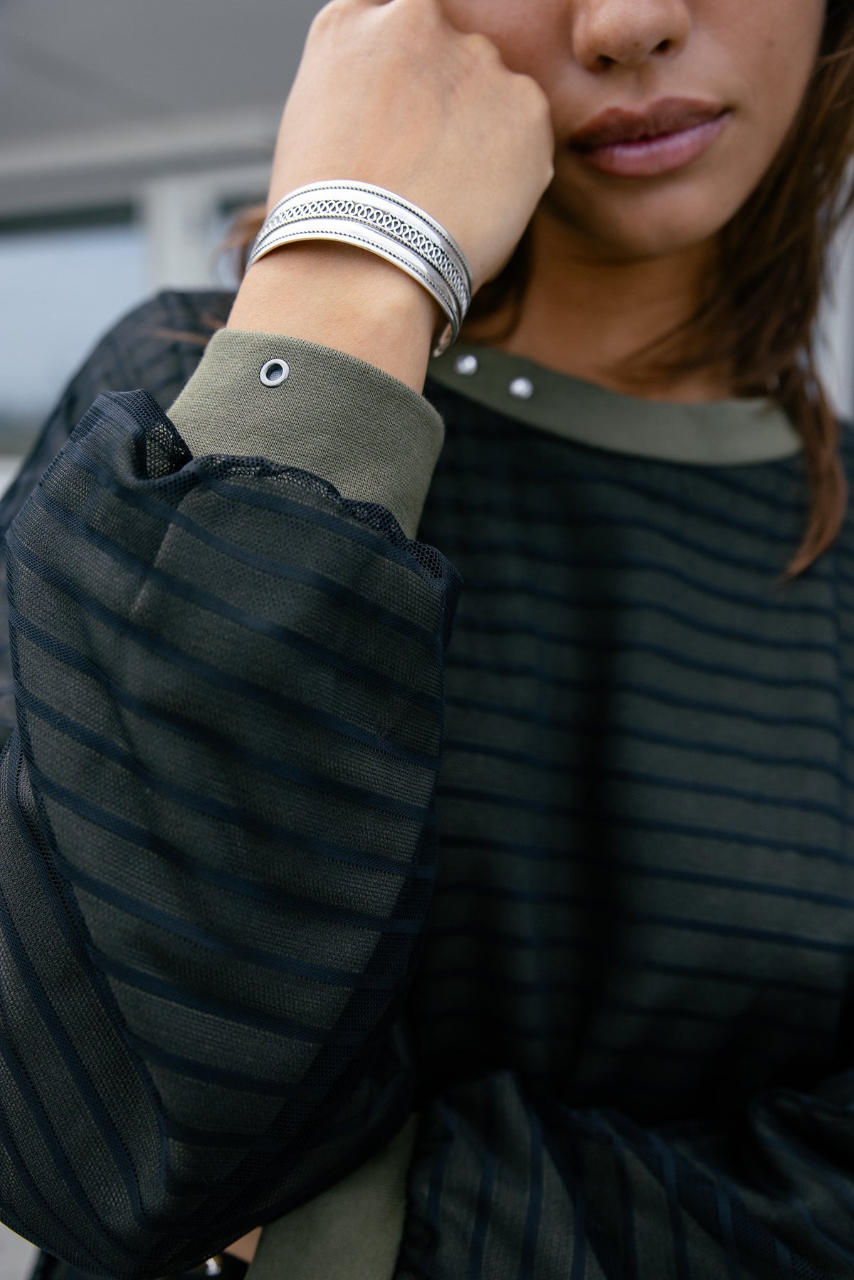 

Sweatshirt aus zwei Materialien mit Schleier Damen Shay Sailor dark olive | Freeman T. Porter