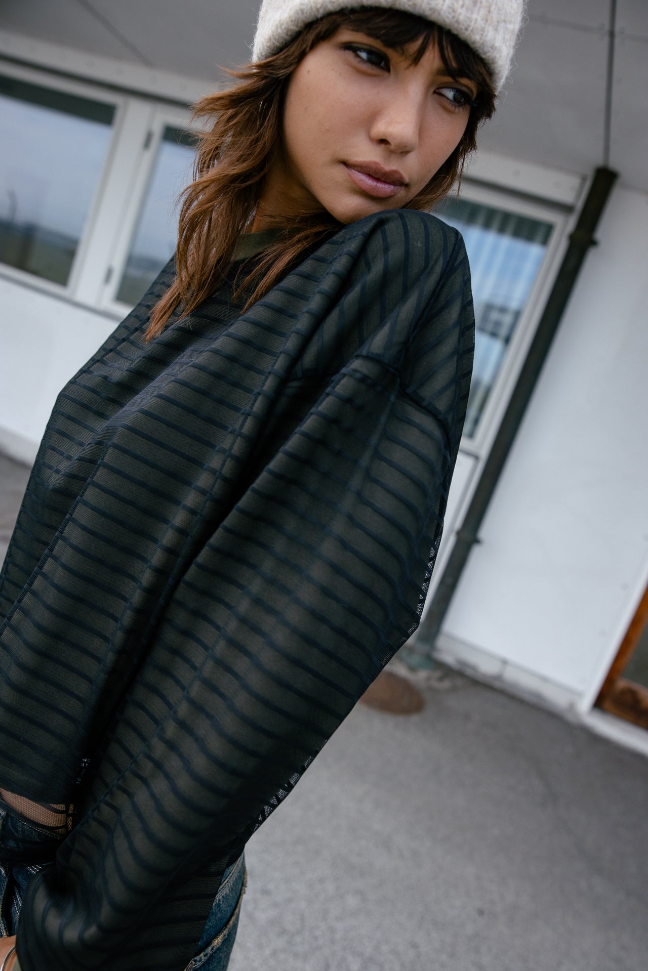 

Sweatshirt aus zwei Materialien mit Schleier Damen Shay Sailor dark olive | Freeman T. Porter