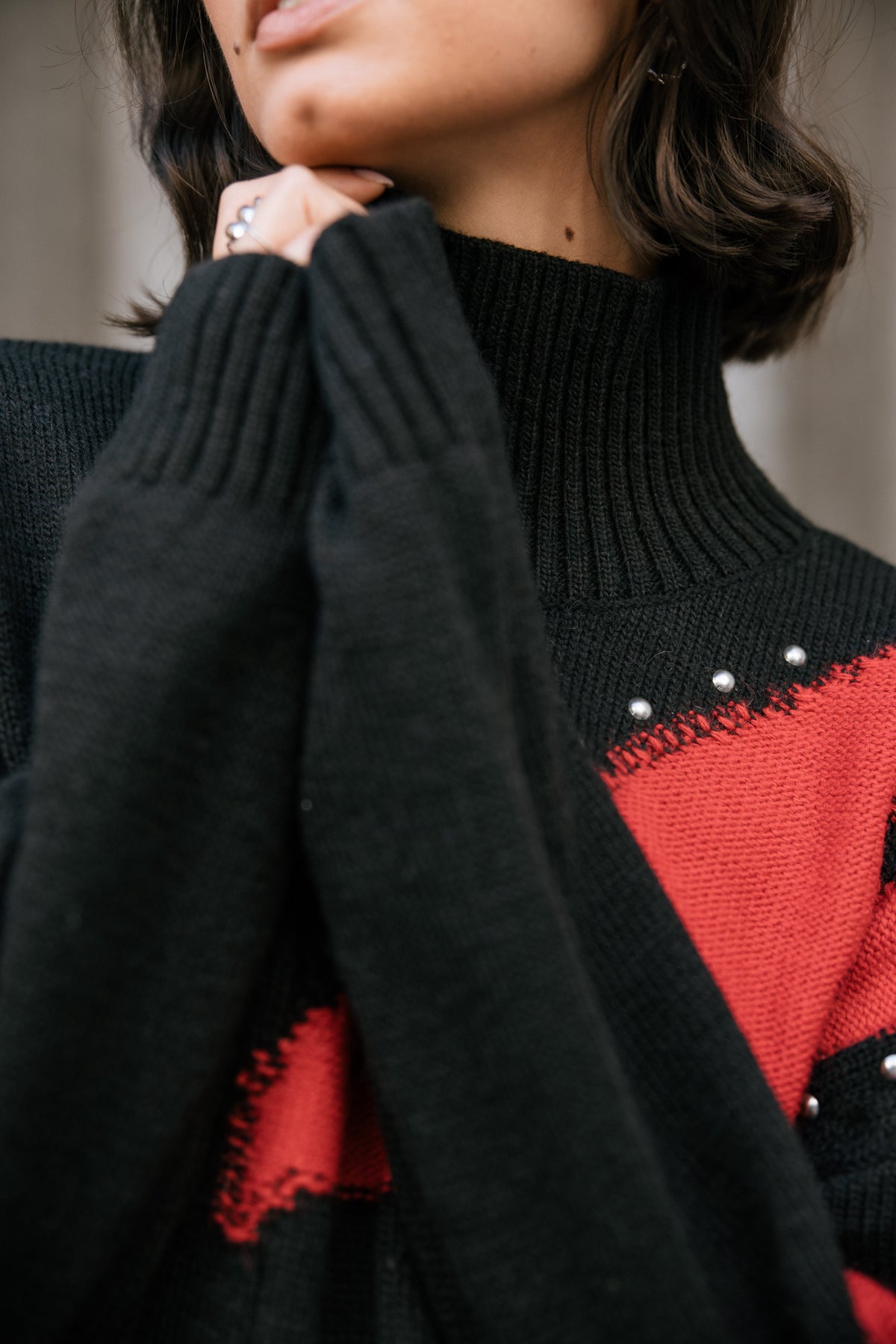 
              

Pull détails contrastants et clous Femme Pears Fancy black & red | Freeman T. Porter
            