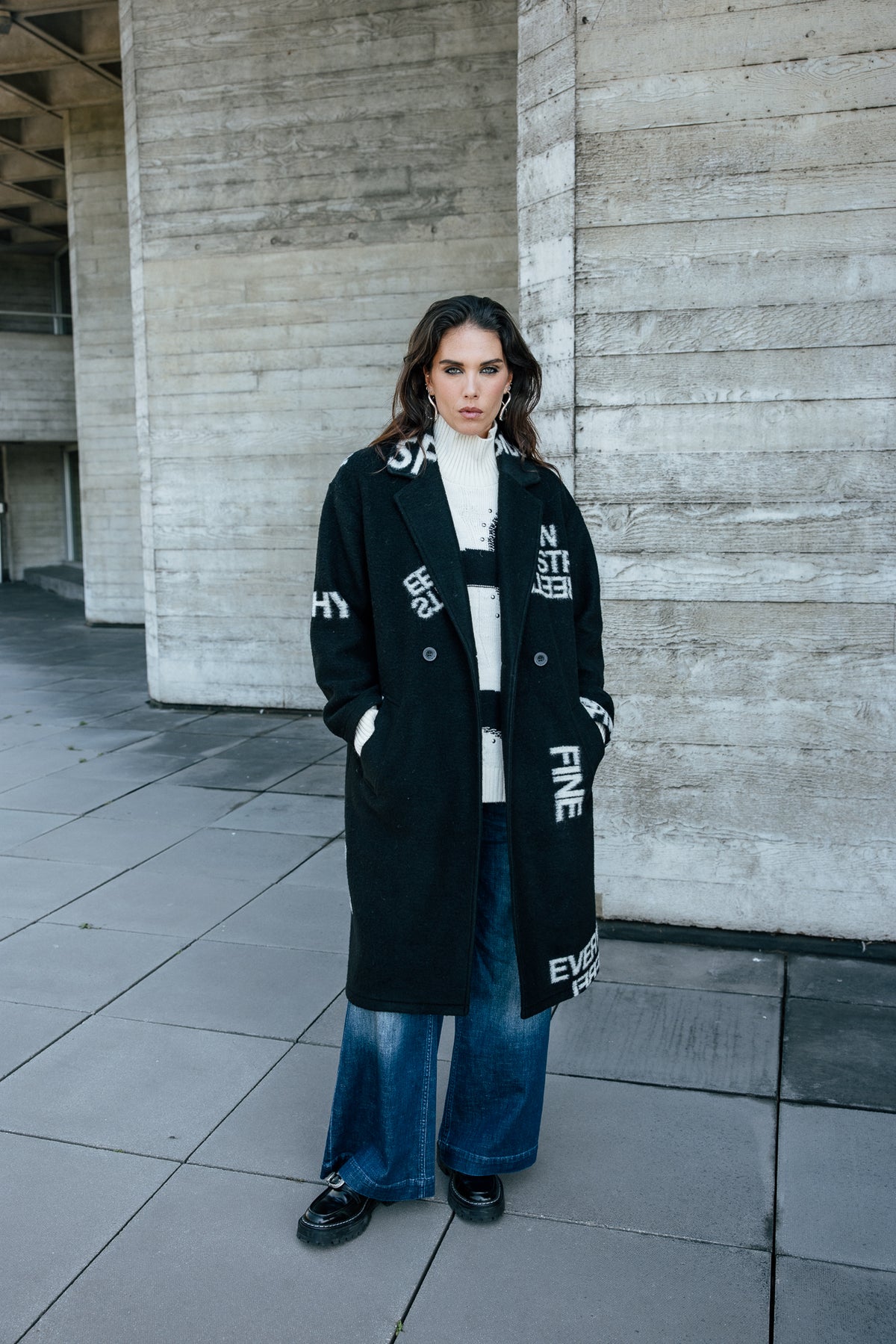

Manteau long en laine bouillie Femme Millie Intarsia black | Freeman T. Porter