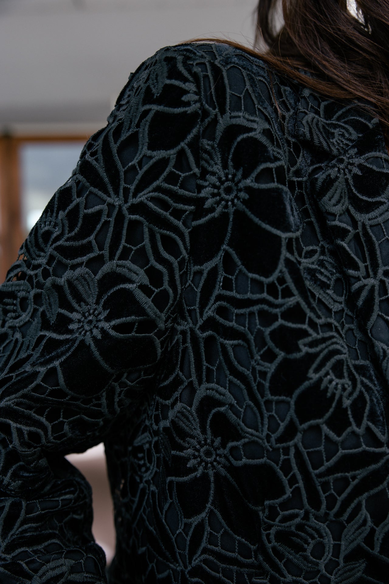 
              

Blazer Oversize Samt und Spitze Damen Marane Velvet Lace black | Freeman T. Porter
            