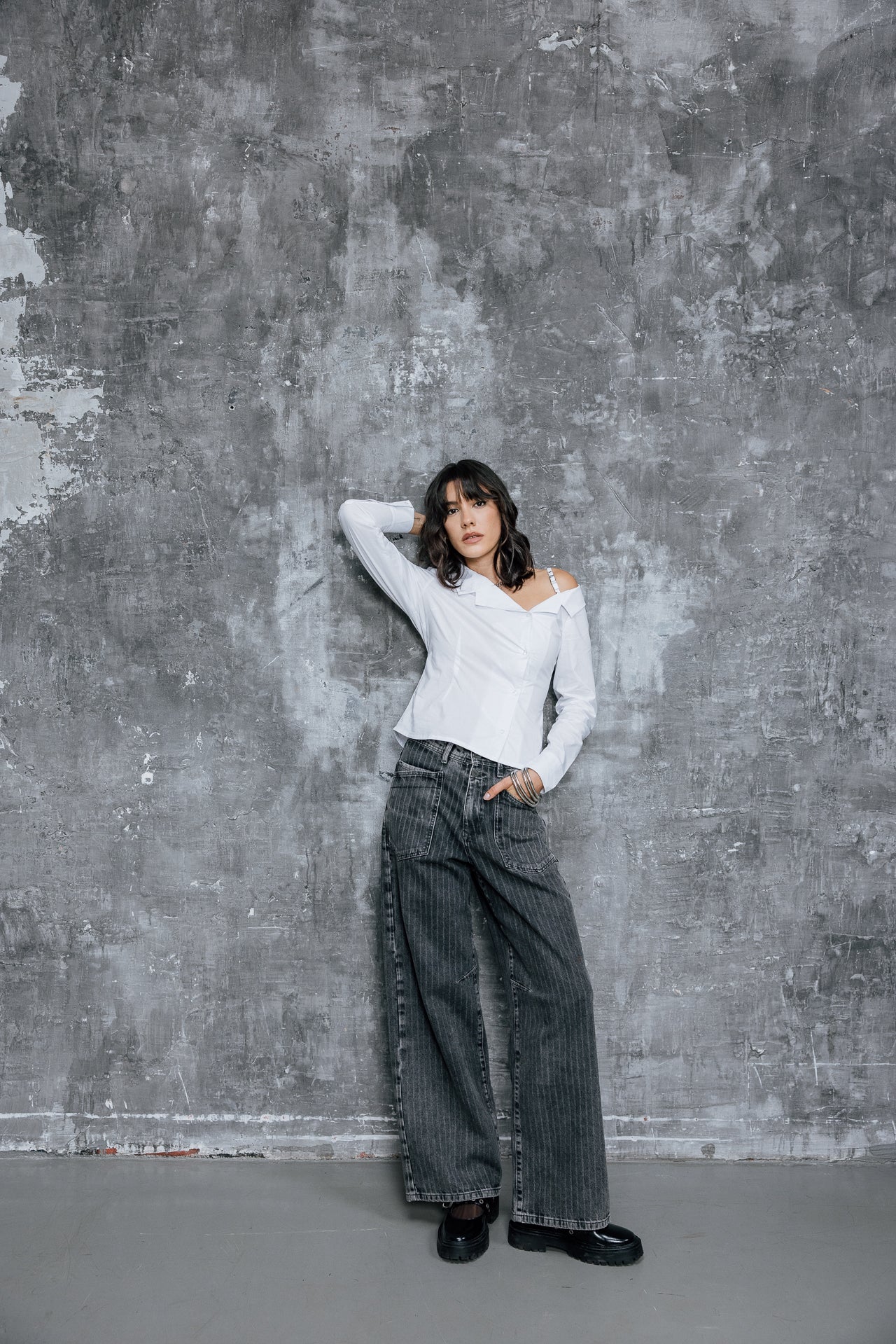 

Asymmetrisches schulterfreies Hemd Damen Chaz Plain white | Freeman T. Porter