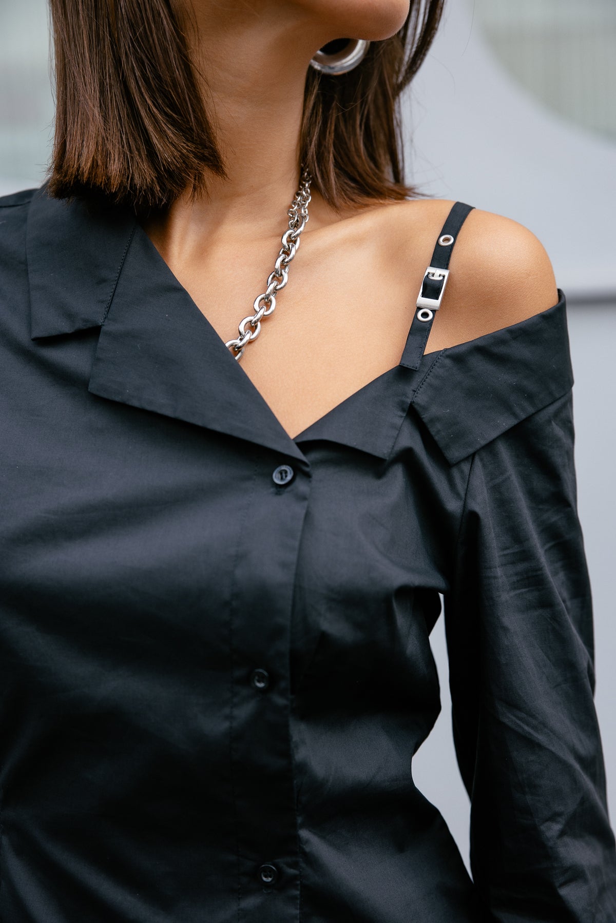 

Asymmetrisches Hemd mit schulterfreiem Design Damen Chaz Plain black | Freeman T. Porter