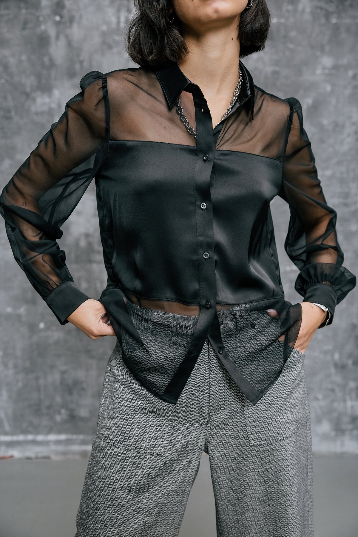   
            

Bi-Material-Bluse  Damen Cyrna Plain black | Freeman T. Porter
          