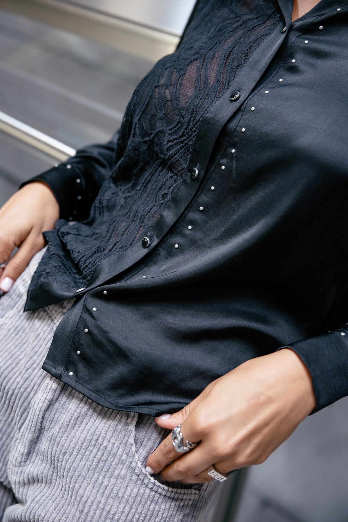 

Chemise mit Spitzen- und Satin-Materialmix Damen Cayaba Lace black | Freeman T. Porter