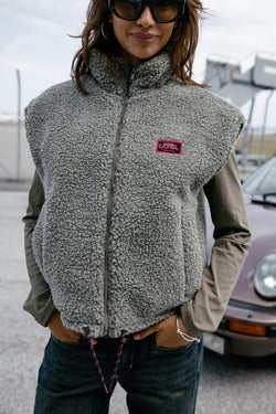 

Ärmellose Weste Damen Vianca Sherpa dusty olive | Freeman T. Porter