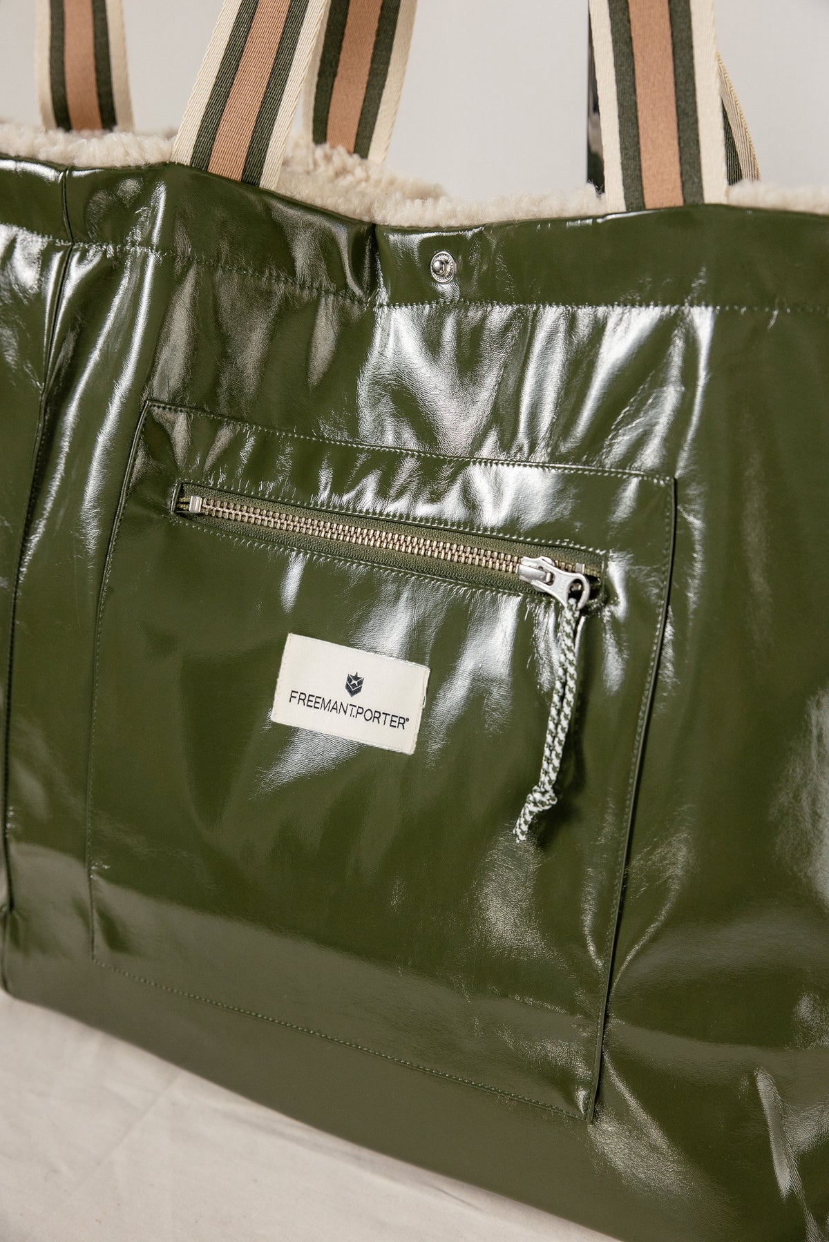 

Tote bag com efeito sherpa e interior de felpa Mulher Coletta Sherpa ecru | Freeman T. Porter