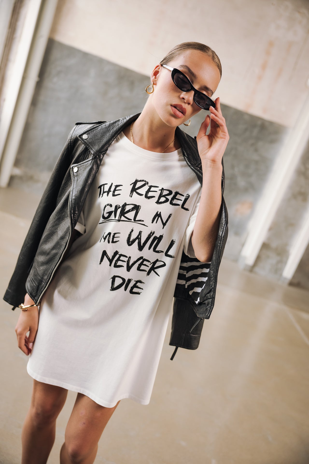 robe t-shirt pour femme avec perfecto noir